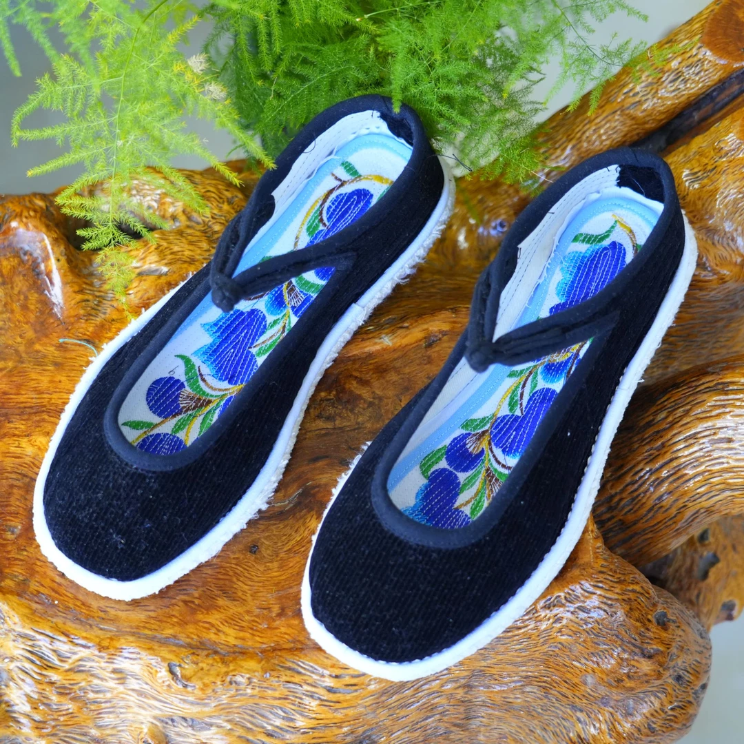 39码黑灯芯绒手工一字盘扣千层底含鞋垫断码捡漏老北京布鞋