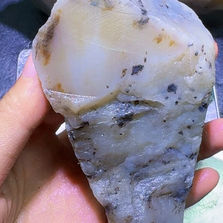 未镶嵌和田玉（糖玉）珠宝半成品