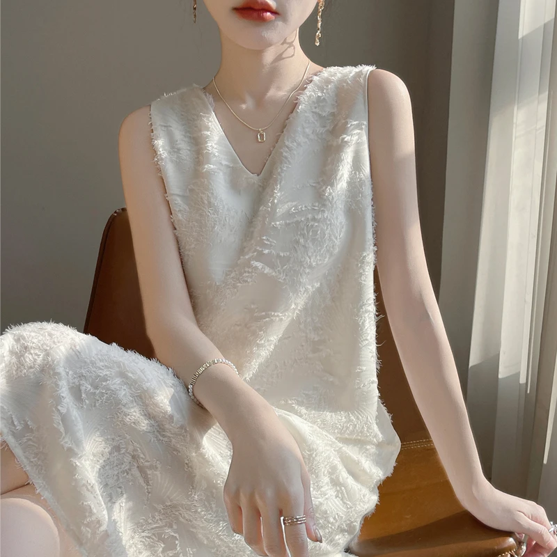 V领重工流苏剪花气质优雅连衣裙女无袖设计显瘦洋气轻奢风时尚