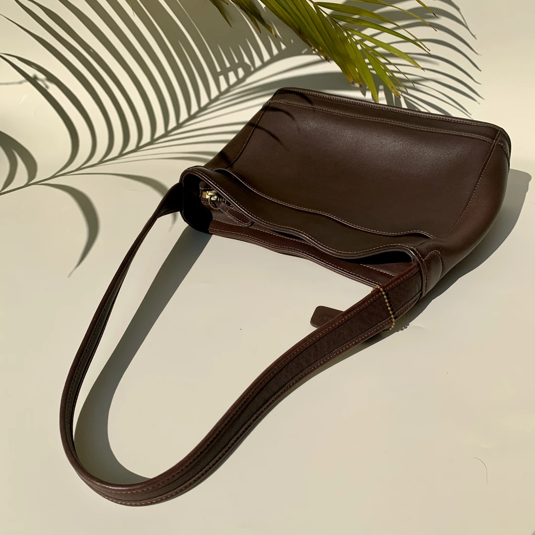 95新 COACH/蔻驰 经典百搭复古全皮巧克力深棕色单肩腋下邮差包