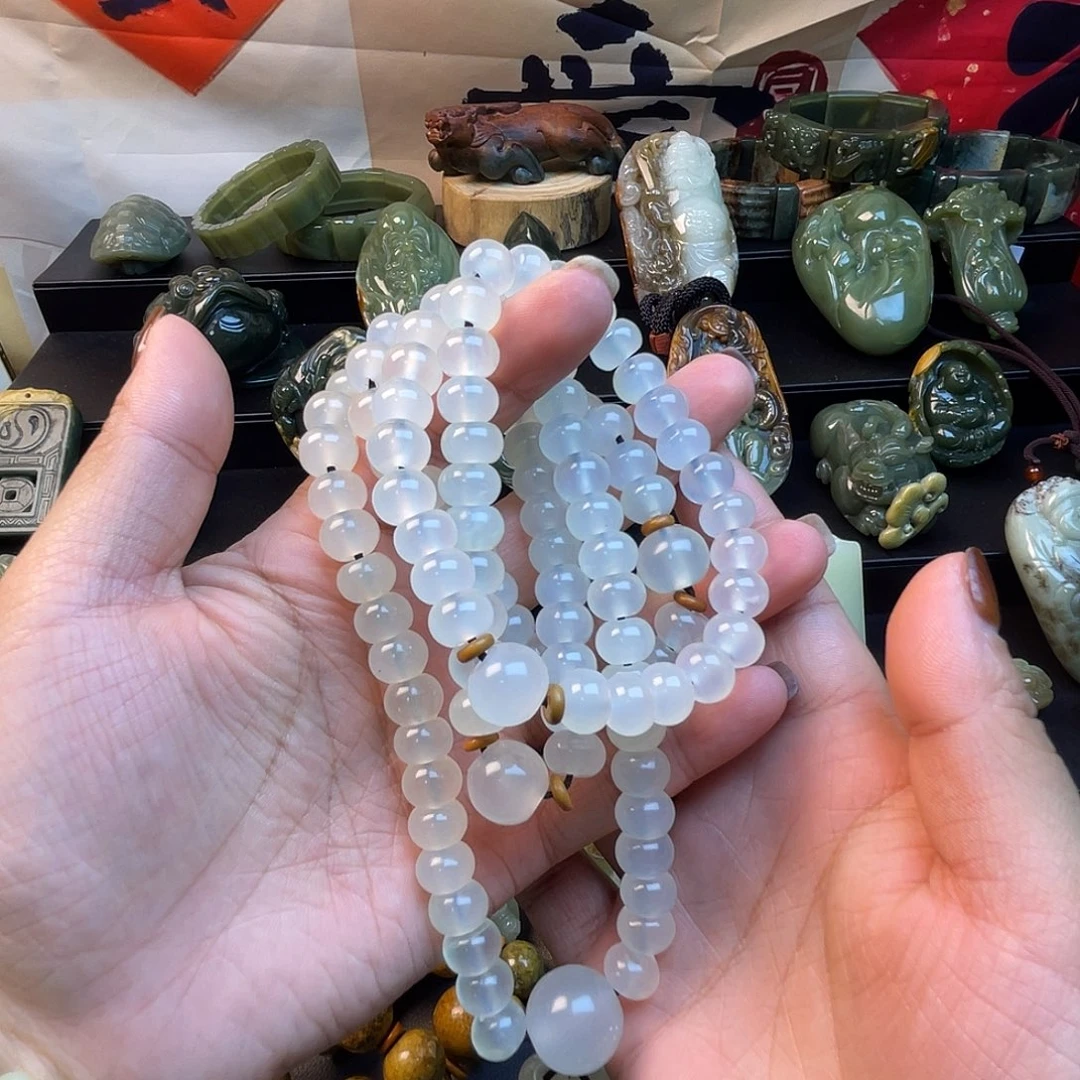 玉***缘透闪石质玉未镶嵌手链