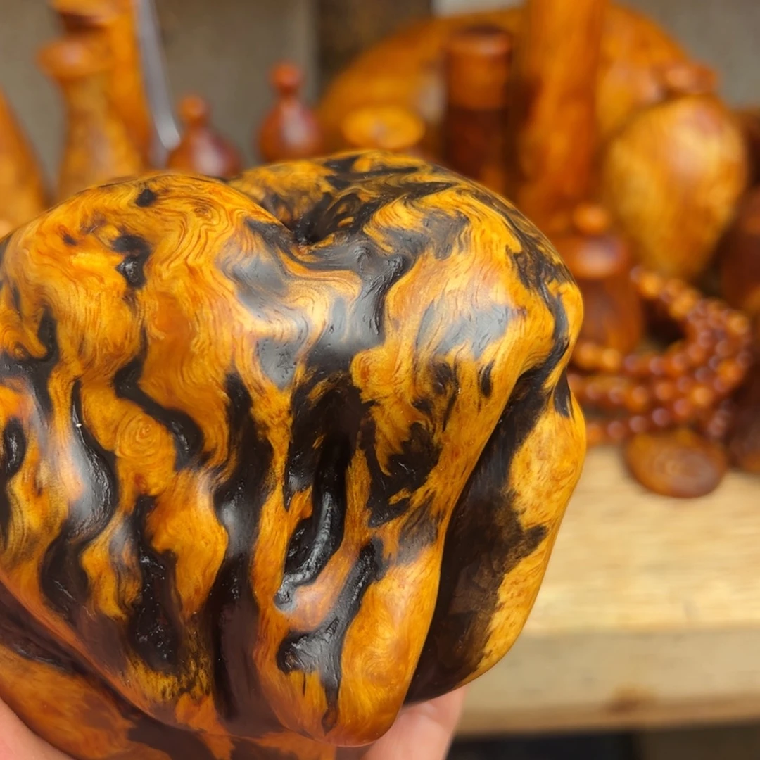 逸***天松木（琥珀木）无事牌