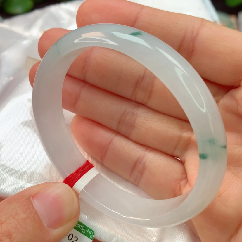 【闪购商品】翡翠手镯（贵妃镯）未镶嵌天然翡翠手镯