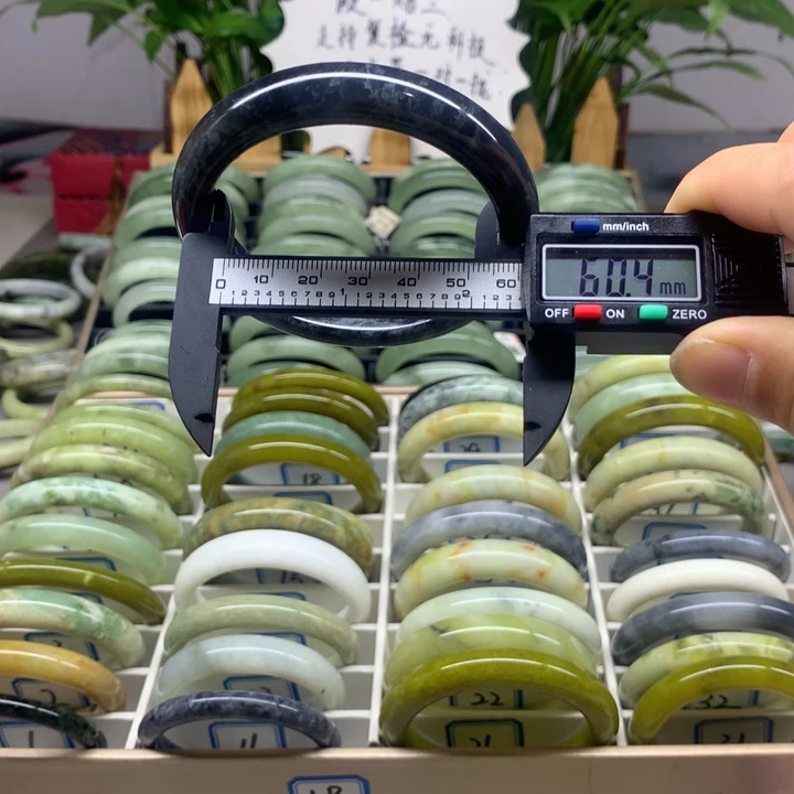 蛇纹石玉未镶嵌手镯27