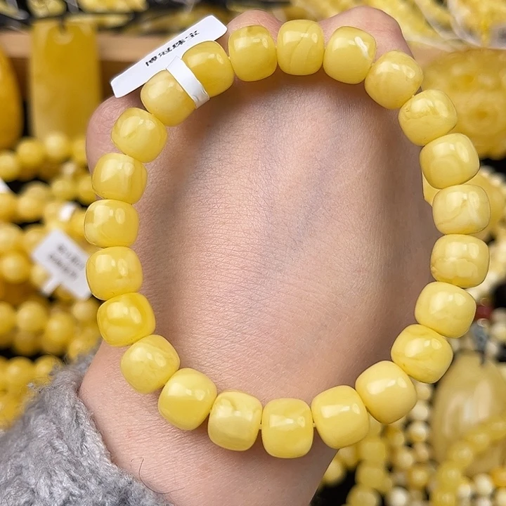 琥珀未镶嵌颈饰琥珀