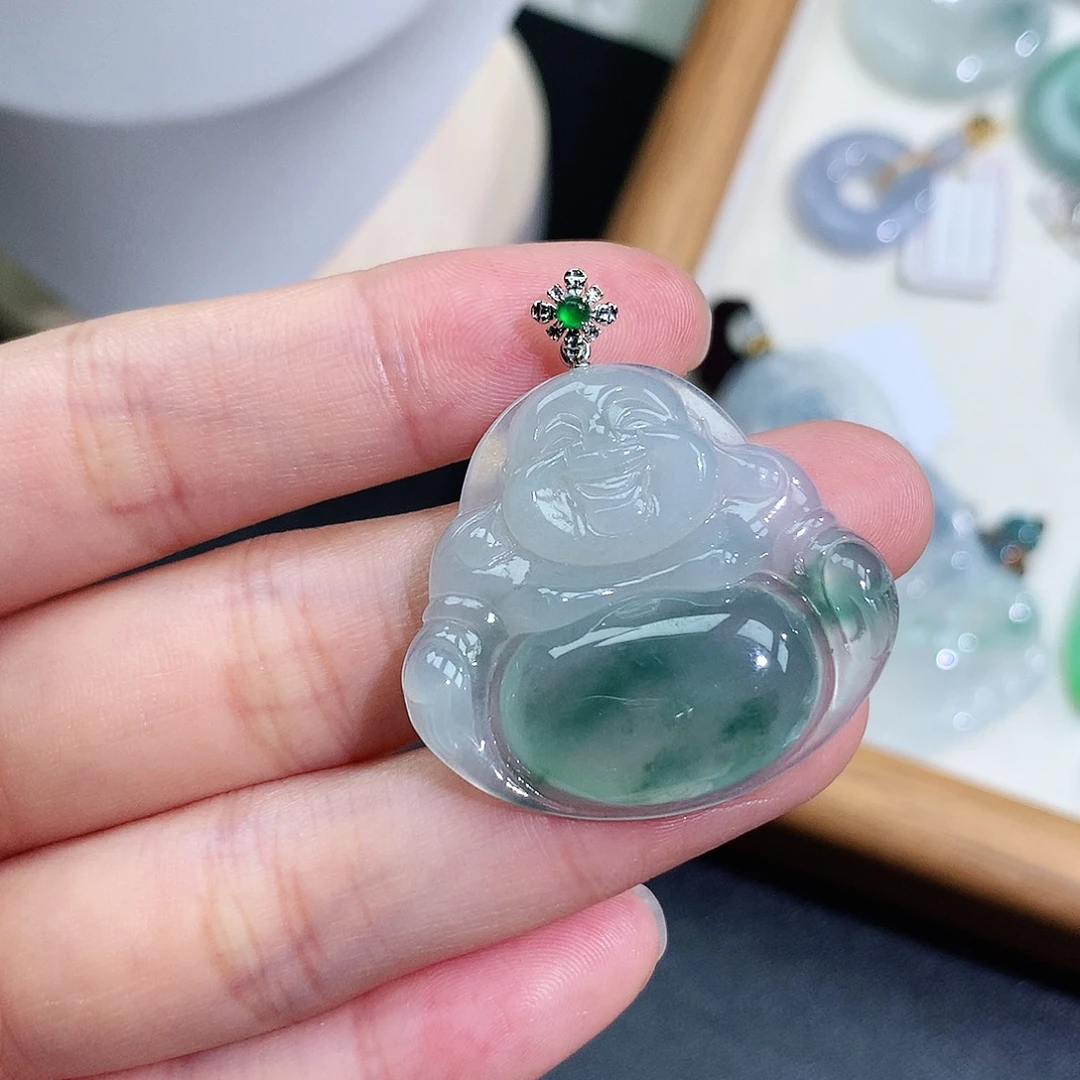 翡翠18K金镶嵌颈饰佛公