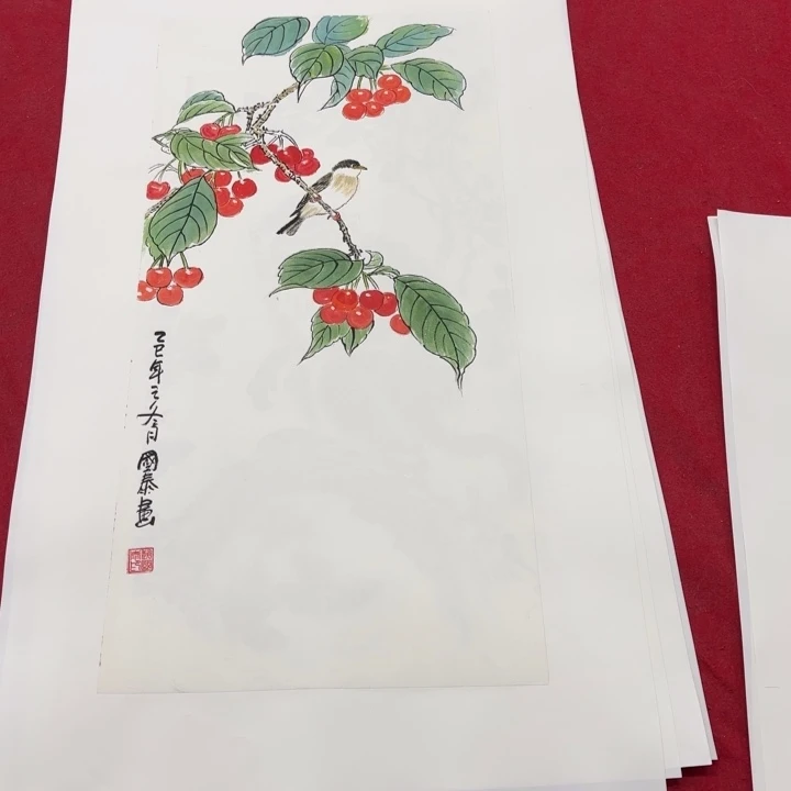 国画花鸟等图案和造型各有特色