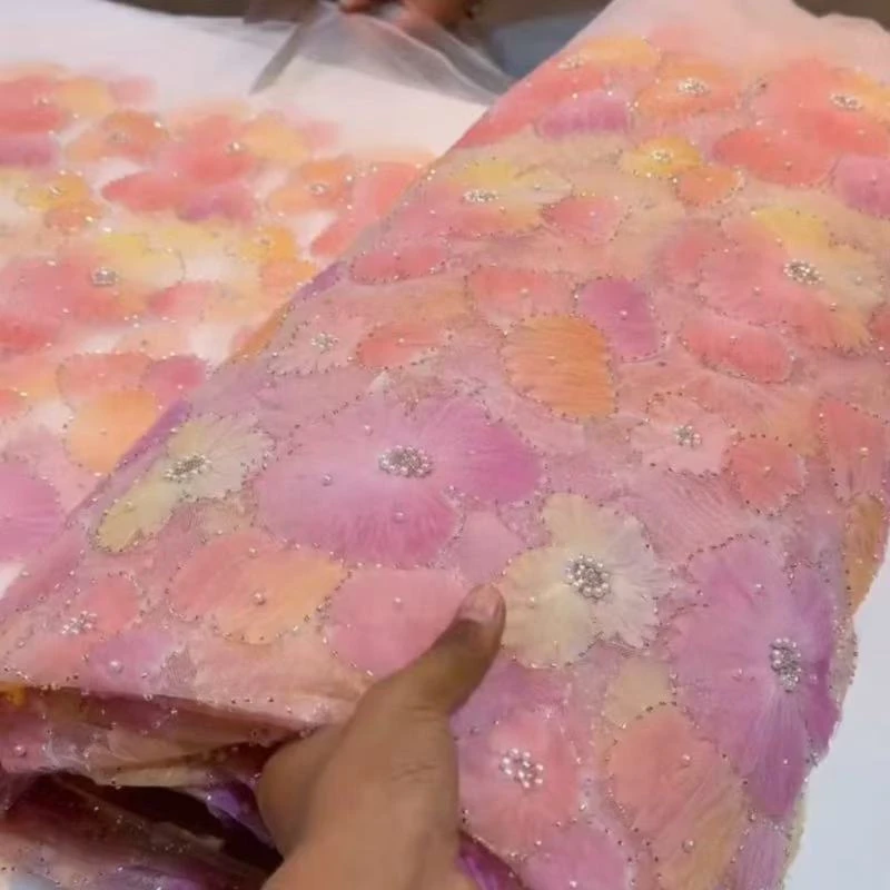 钉珠花卉图案薄纱新款2025精美蕾丝婚纱立体面料立体透彩