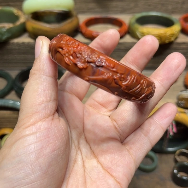 缘****南红玛瑙未镶嵌手镯