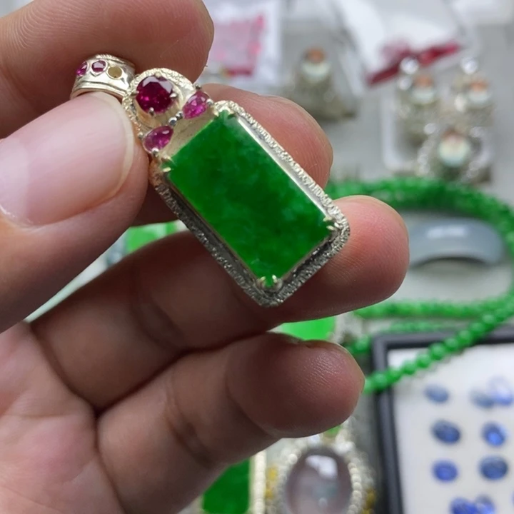 未镶嵌定制翡翠正阳绿17.2mm