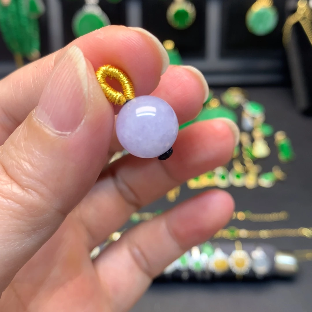 翡翠未镶嵌颈饰有纹裂