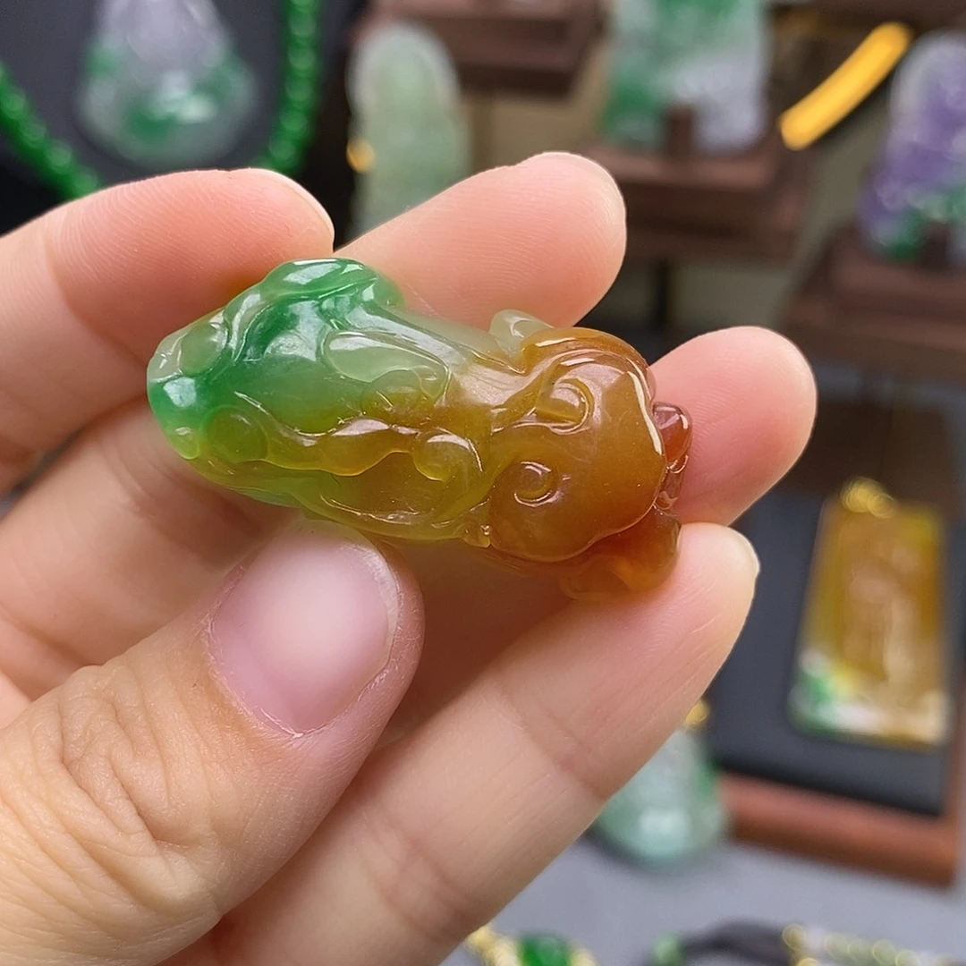 吊坠(赠链)未镶嵌翡翠