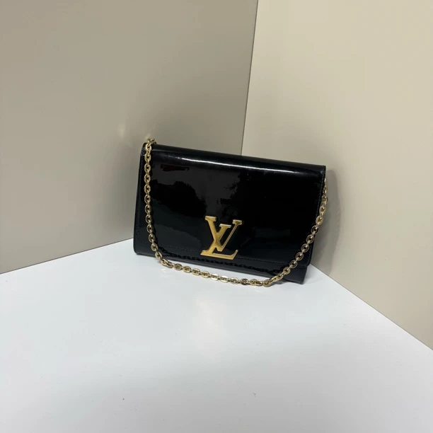 95新 LouisVuitton/路易威登 Lv 黑色漆皮斜挎包单肩包