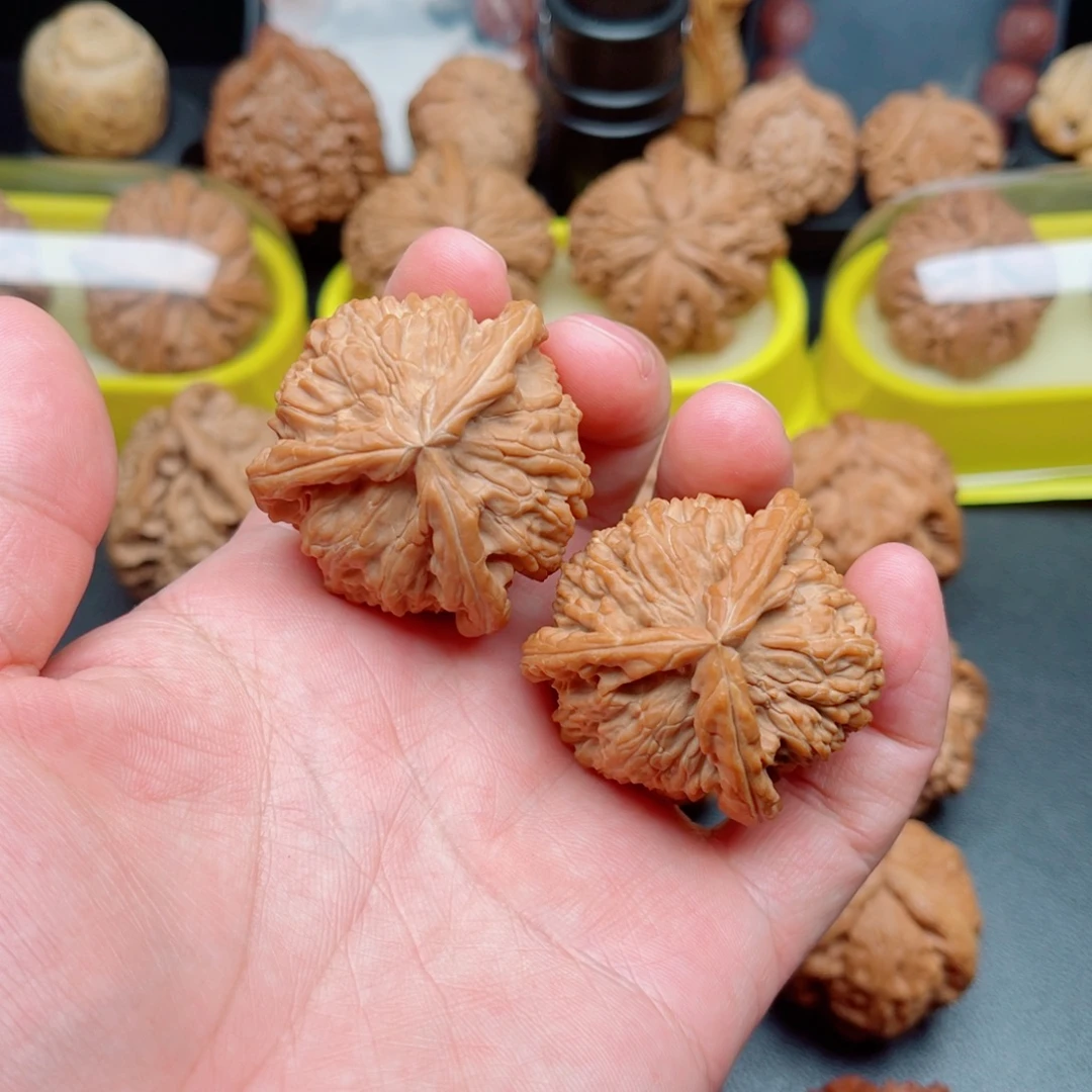 吊坠文玩核桃白狮子三棱41×40×39