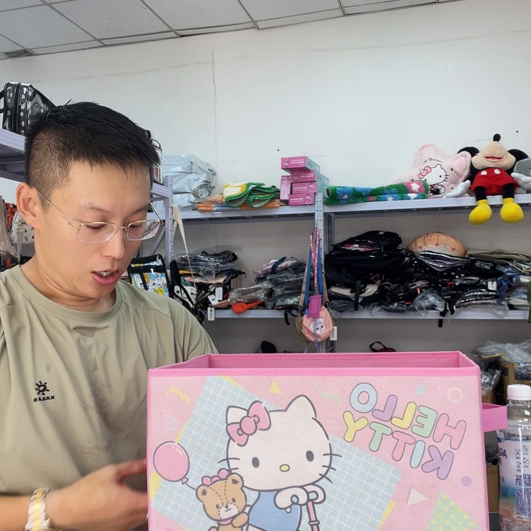 PU化妆包等产品和产品为