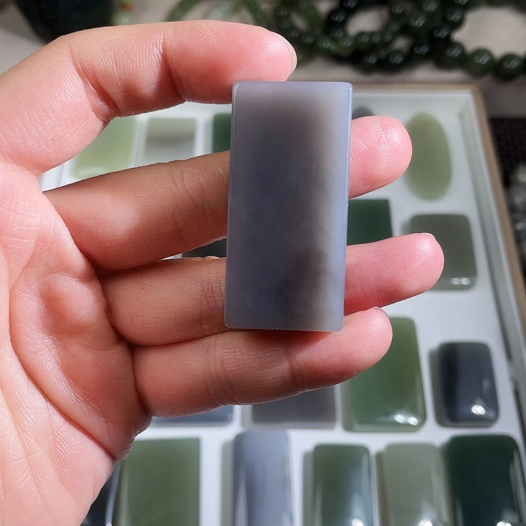 S***ॱ和田玉未镶嵌颈饰