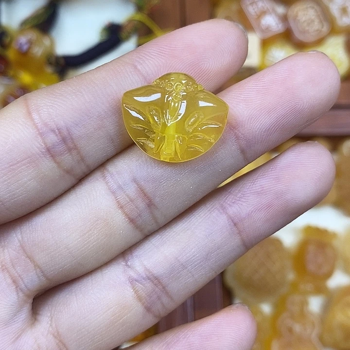 橄榄核吊坠蛇头79