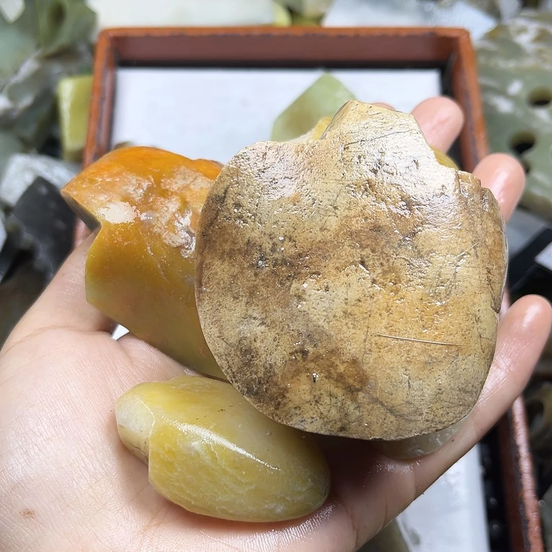 颈饰未镶嵌和田玉《**》