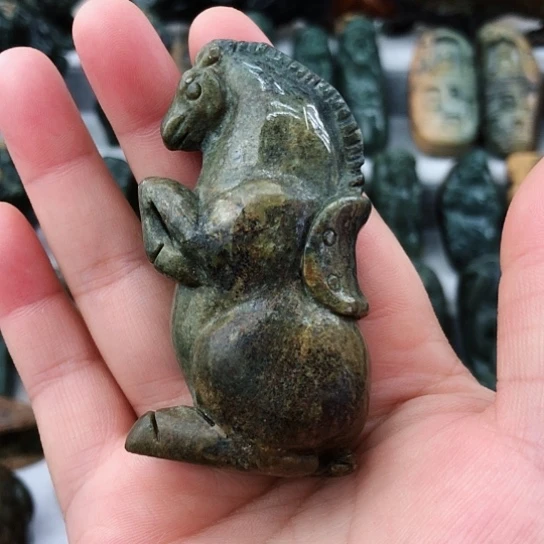 岫岩河磨玉（透闪石质玉）未镶嵌把件