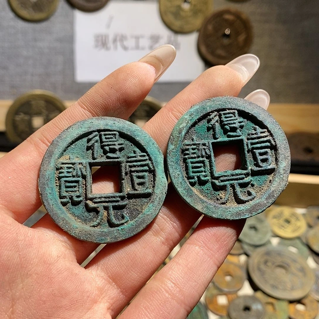 陈***！铜现代仿制工艺品