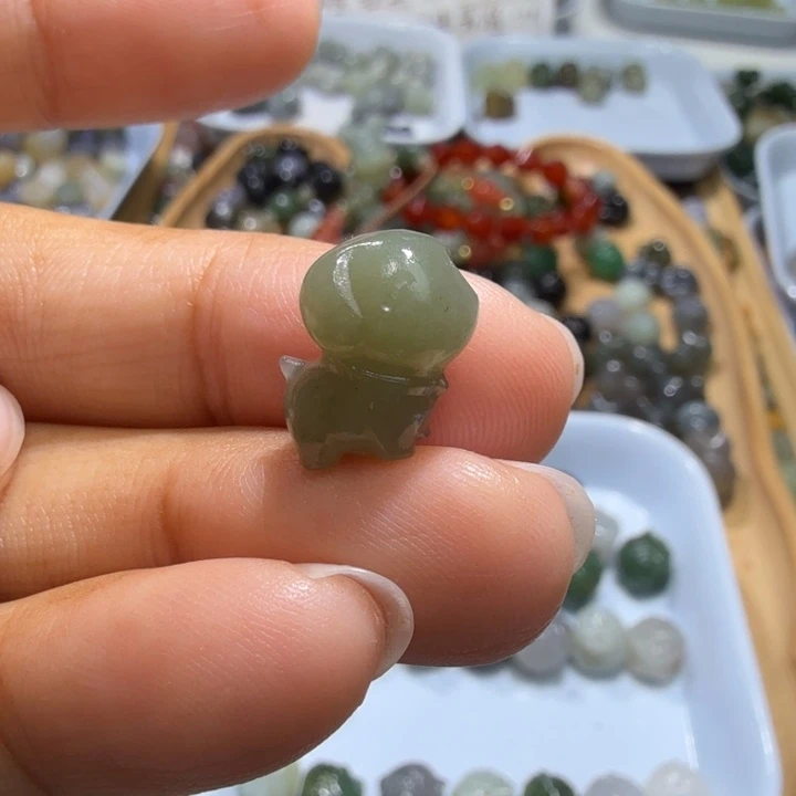 和田玉未镶嵌珠宝半成品