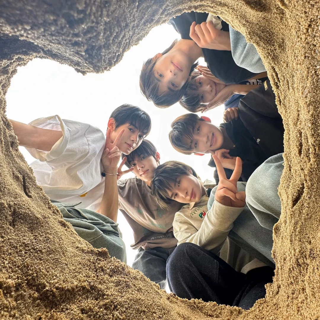 吐司 TWS 专辑CD 随机卡