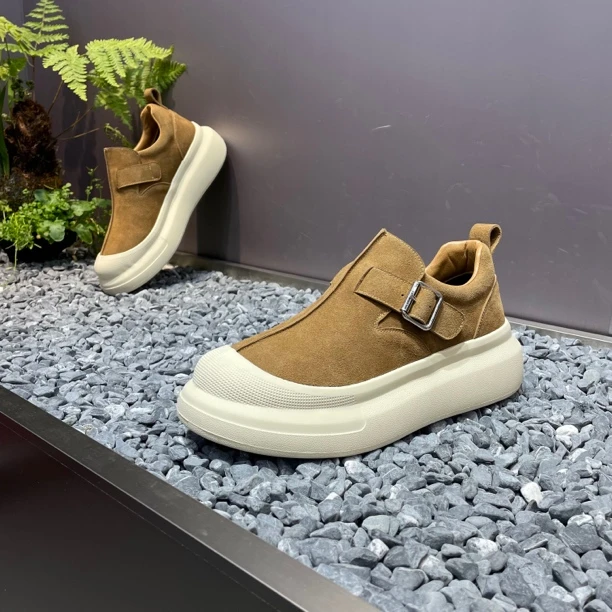 男士新款时尚百搭厚底低帮一脚蹬复古港风休闲潮鞋