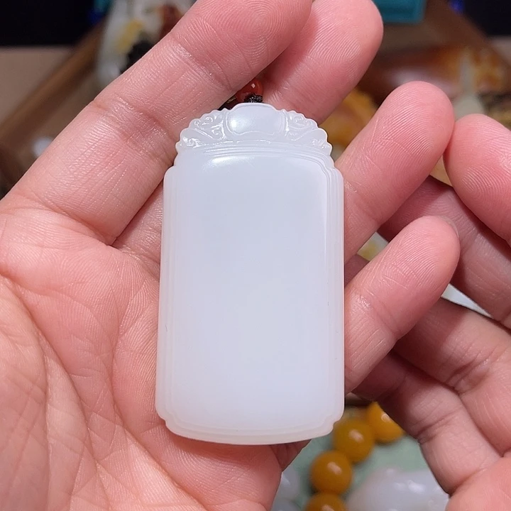 s***5和田玉未镶嵌颈饰