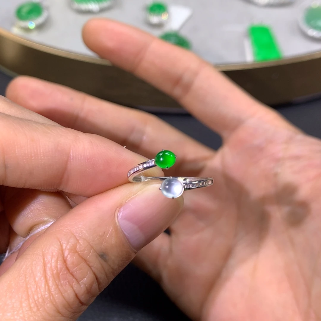 翡翠耳饰18K金镶嵌翡翠