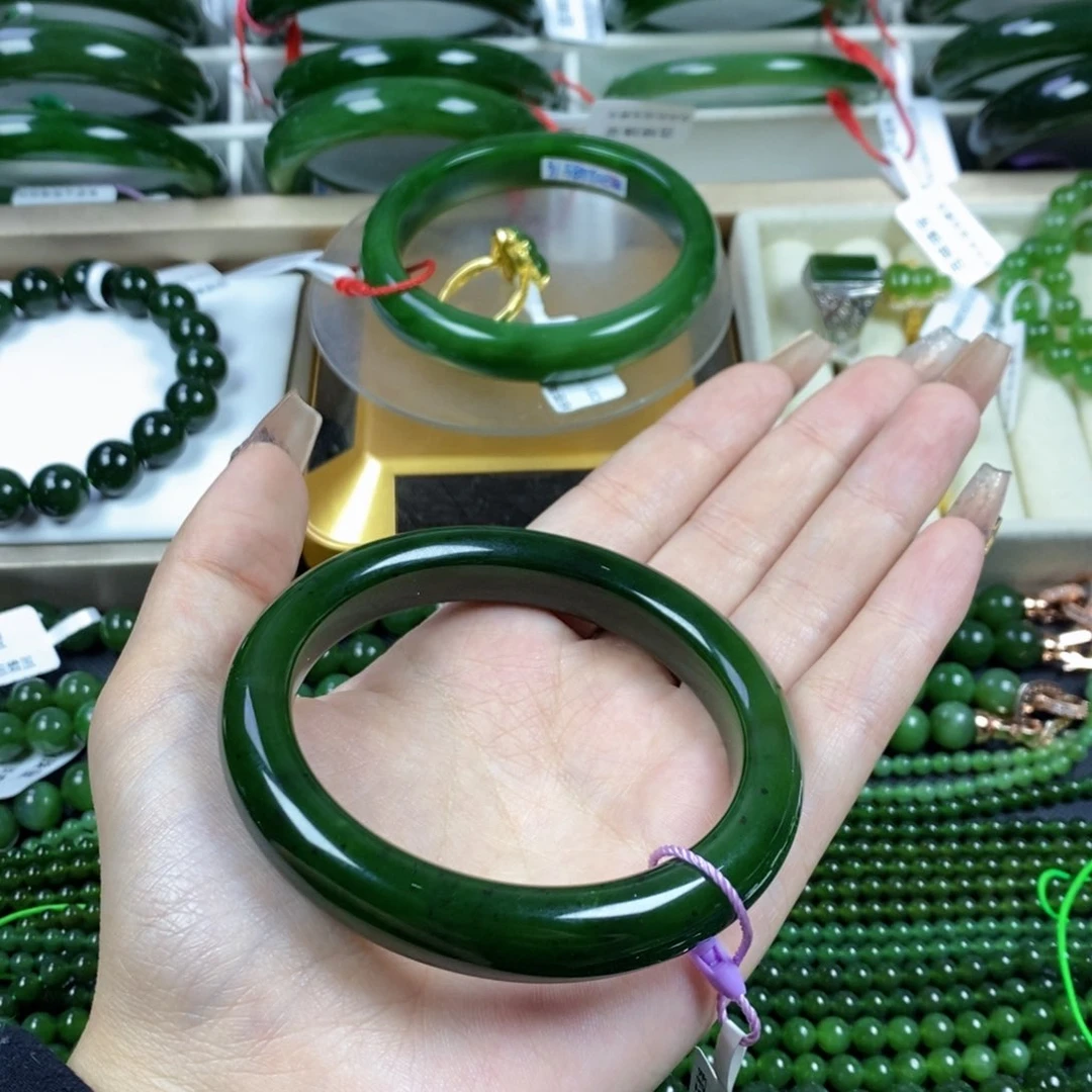和田玉（碧玉）手镯未镶嵌60圈口菠菜绿