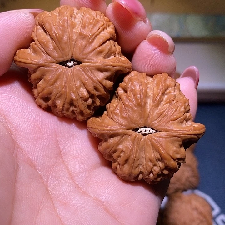 文玩核桃把件39血麒麟