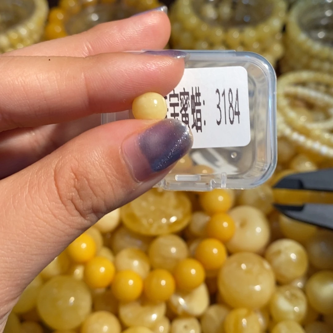 琥珀未镶嵌珠宝奇石3184