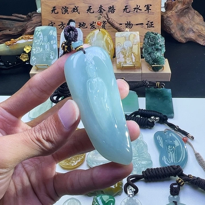 颈饰未镶嵌翡翠翡翠站观音蓝胶
