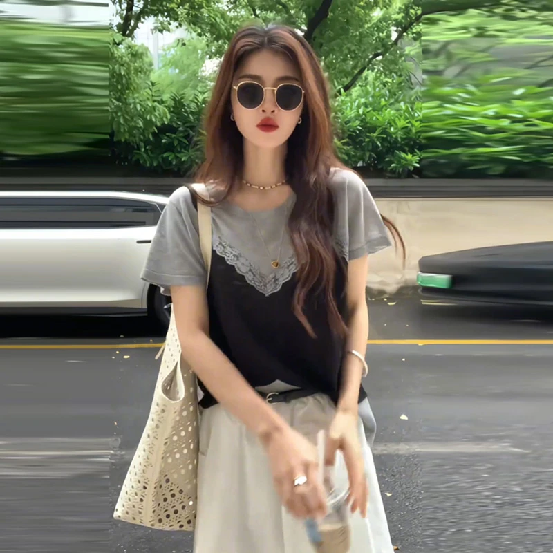 甜辣性感假两件蕾丝拼接短袖T恤女夏季时尚设计感洋气减龄上衣ins