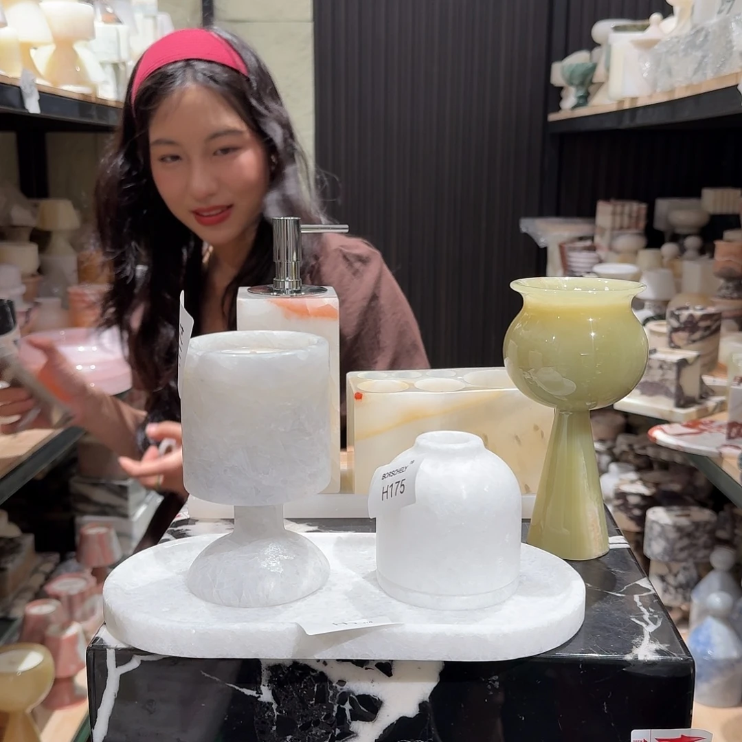 H173。H174。H175。       亿。