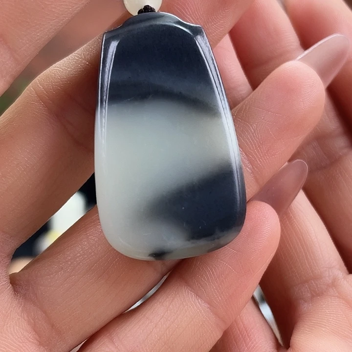 颈饰未镶嵌和田玉（糖玉）