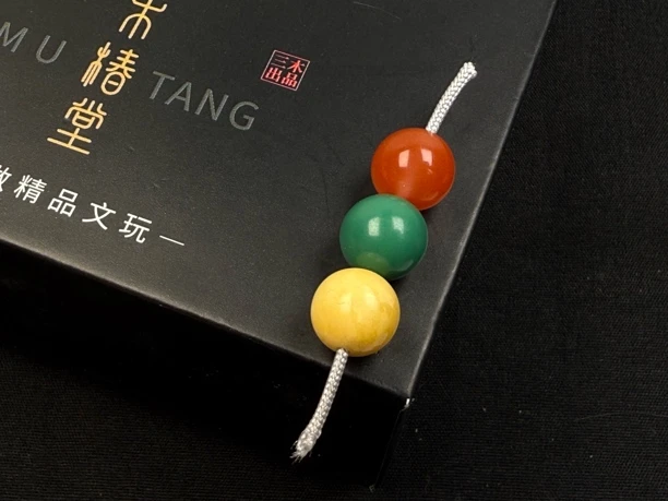 圆珠红绿灯 单颗直径9.8 全品无暇