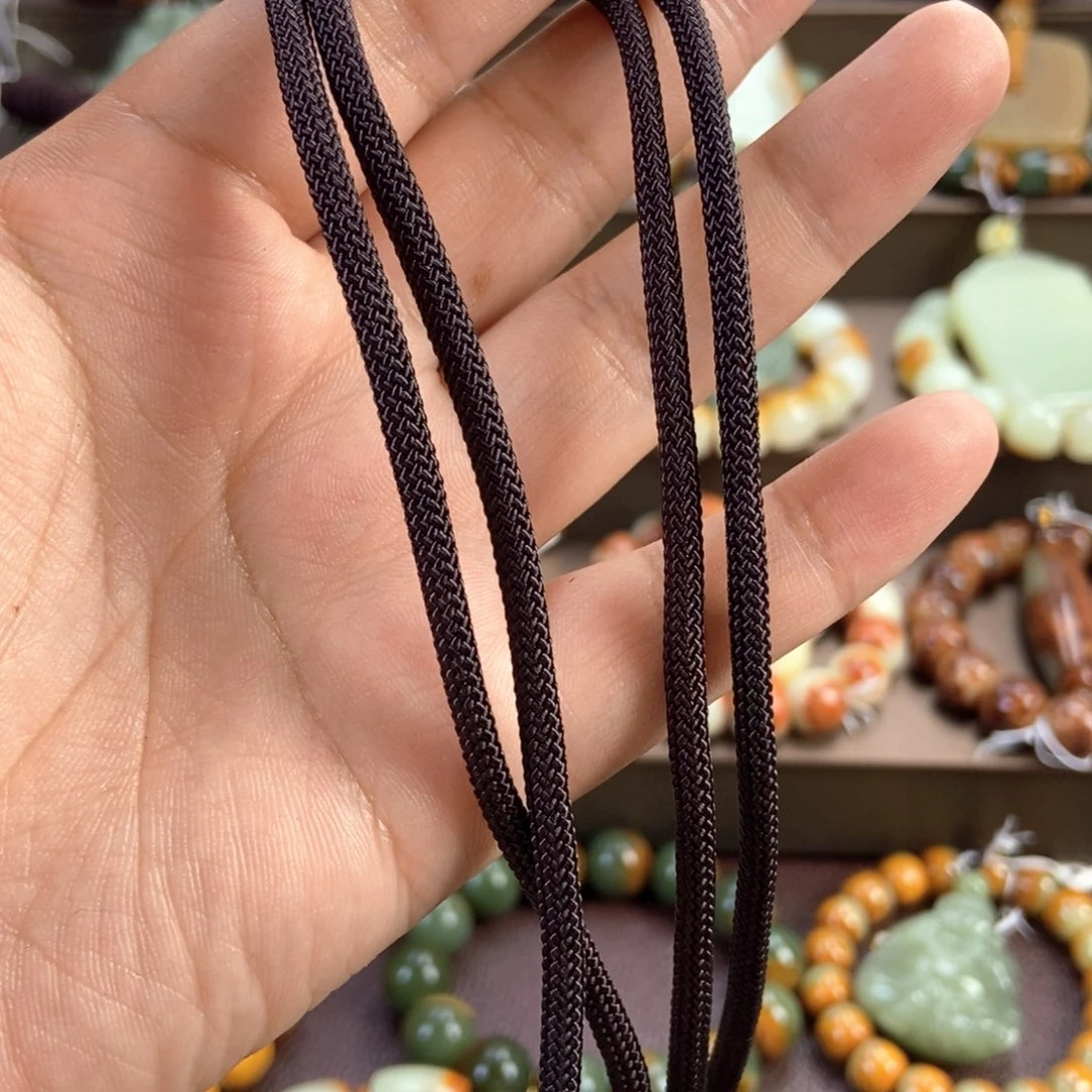 老***肉透闪石质玉未镶嵌颈饰