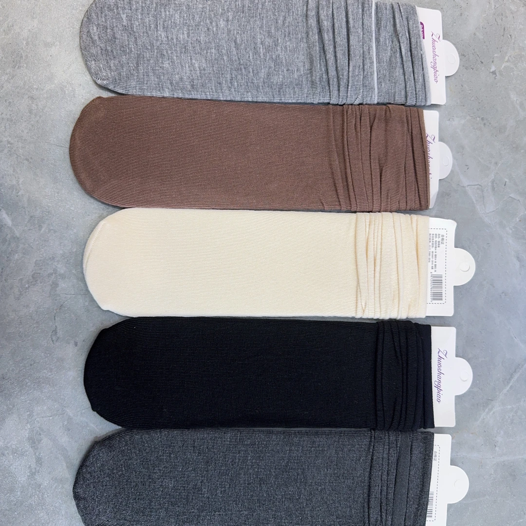 纯色百搭中筒堆堆袜子春秋款适合女性穿着