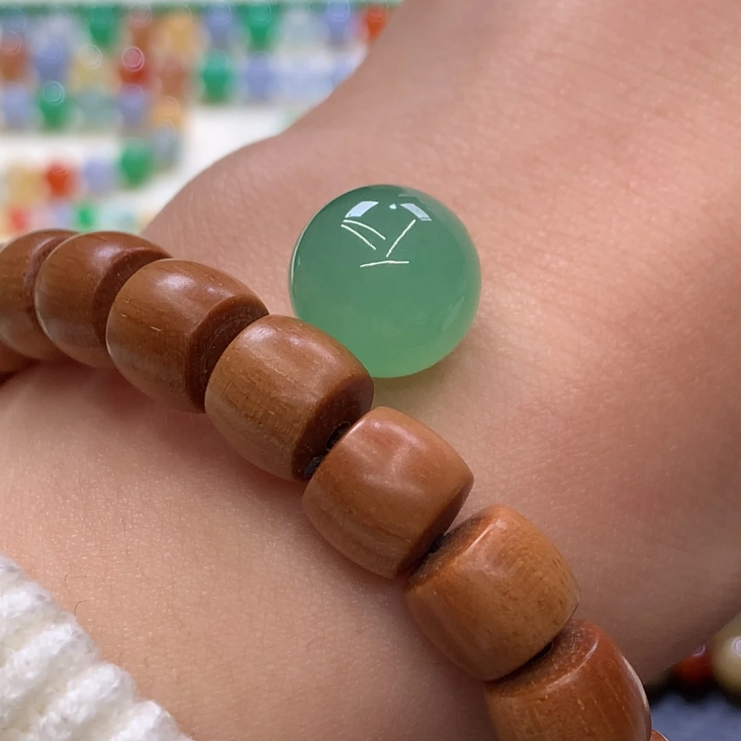 定制翡翠未镶嵌 毛货抛光定制 清新果绿 卡12.1 起冰起胶