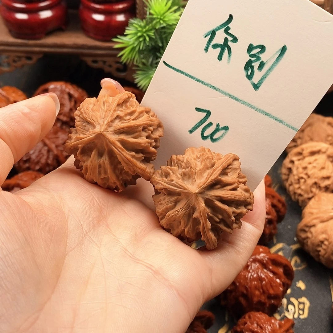 ****眉把件文玩核桃三棱