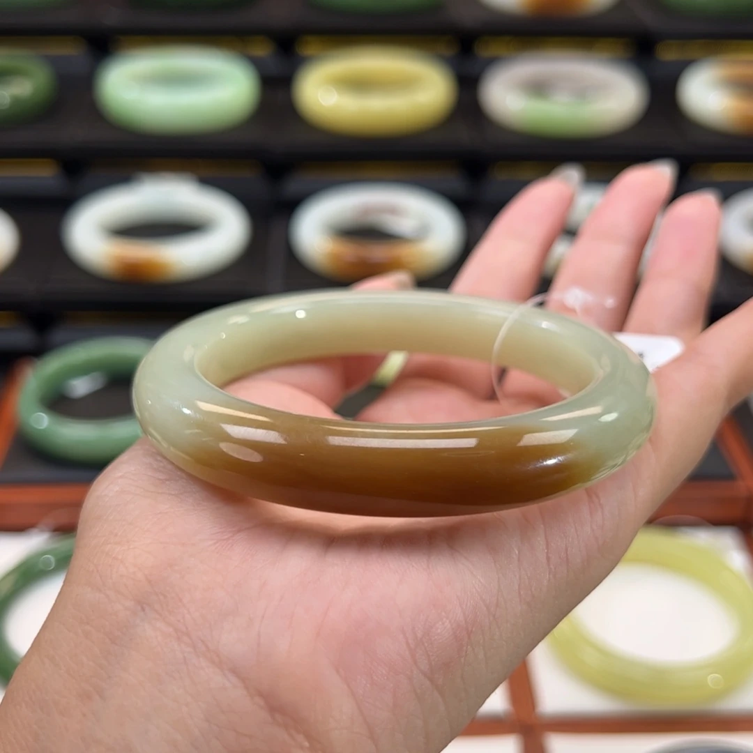 和田玉（糖玉）手镯未镶嵌