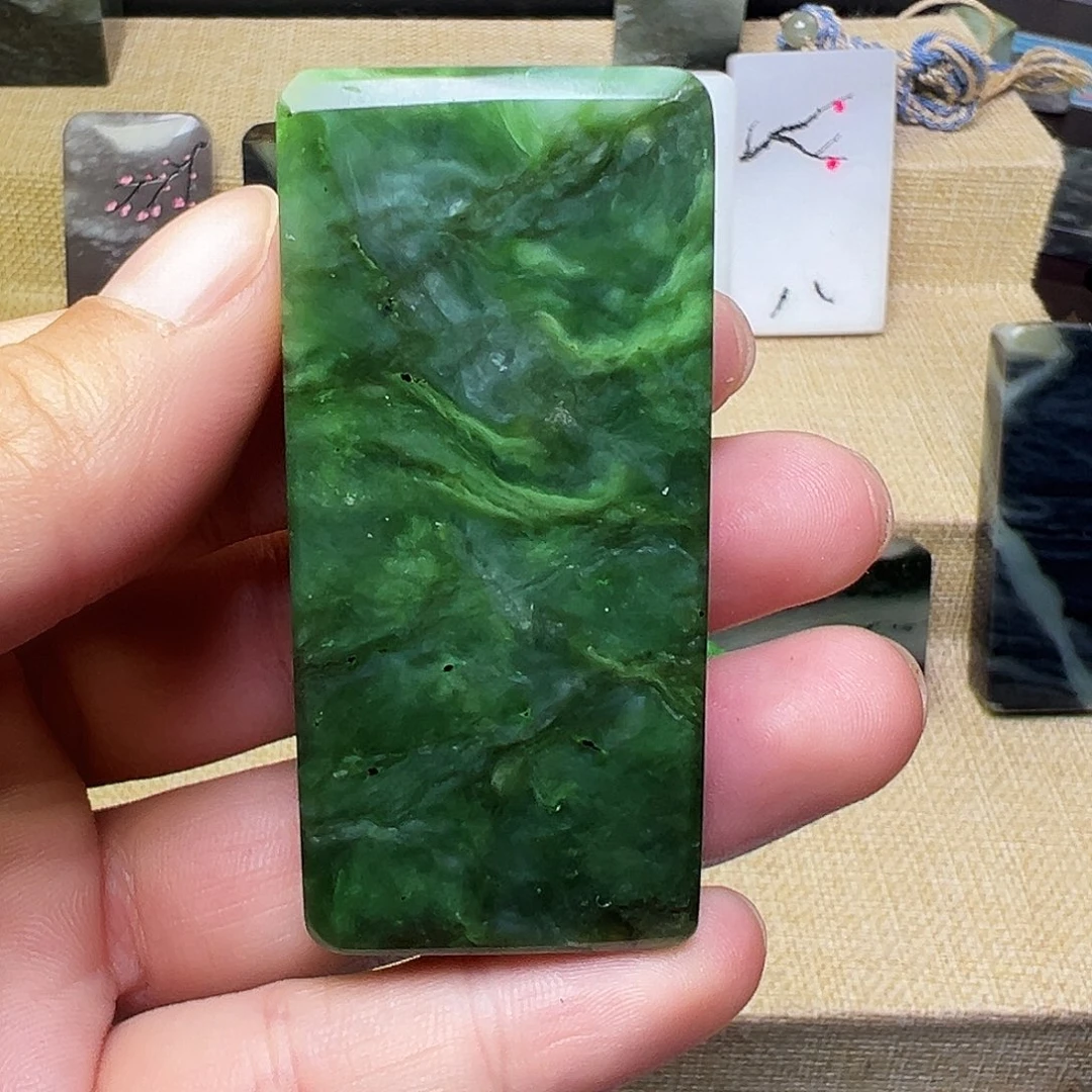 和田玉（碧玉）颈饰未镶嵌有瑕