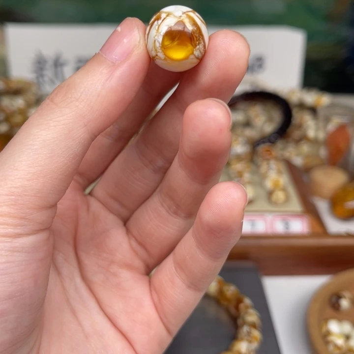 未镶嵌琥珀裸石■**℡88号