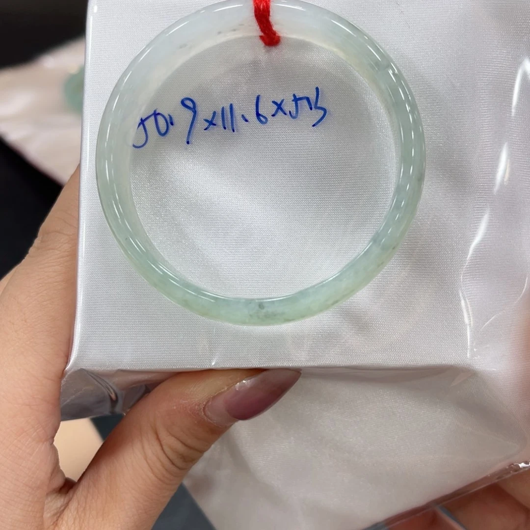 未镶嵌手镯翡翠翡翠