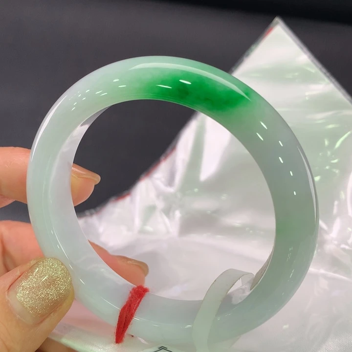 翡翠手镯未镶嵌正圈52-53