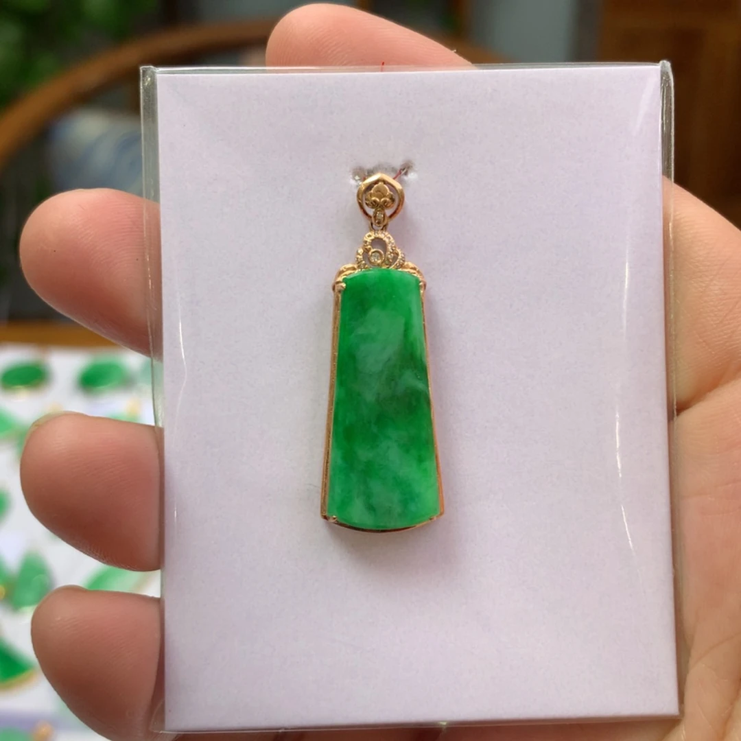 【闪购商品】翡翠颈饰18K金镶嵌翡翠首饰