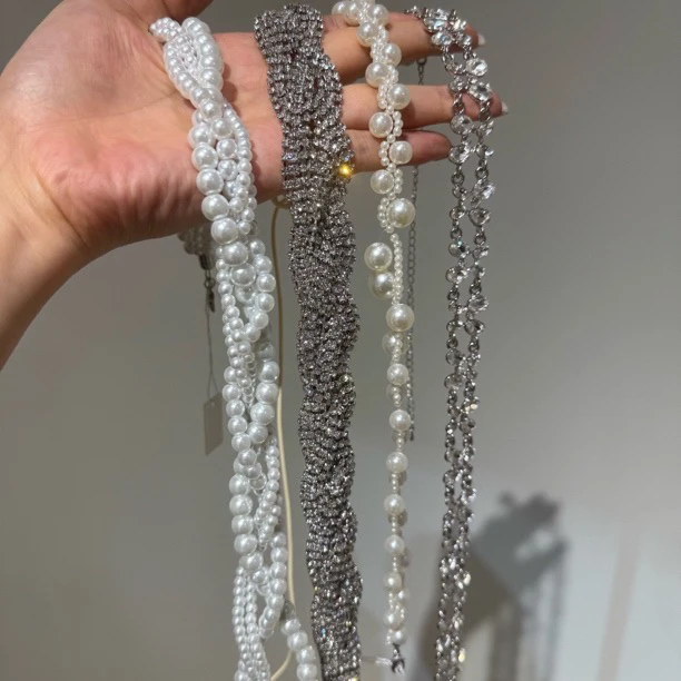 铜合金亚克力项链 3333串珠花朵亚克力项链小众轻奢锁骨链