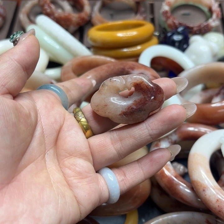 石英质玉未镶嵌手镯