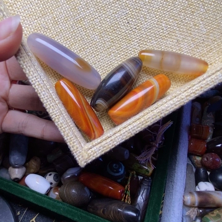 李***峰玛瑙/玉髓未镶嵌颈饰